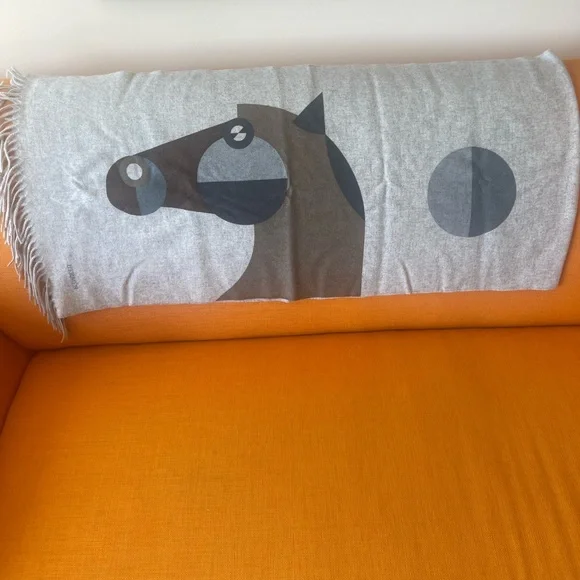 HERMES Gray and Brown Horse reversible SHAWL - Picture 4 of 9